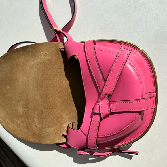 Loewe dual gate crossbody bag in pink and white - Picture 10 of 16